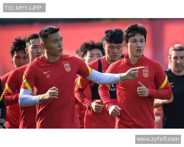 五大联赛明星绯闻曝光引热议 球场内外情感纠葛再掀波澜