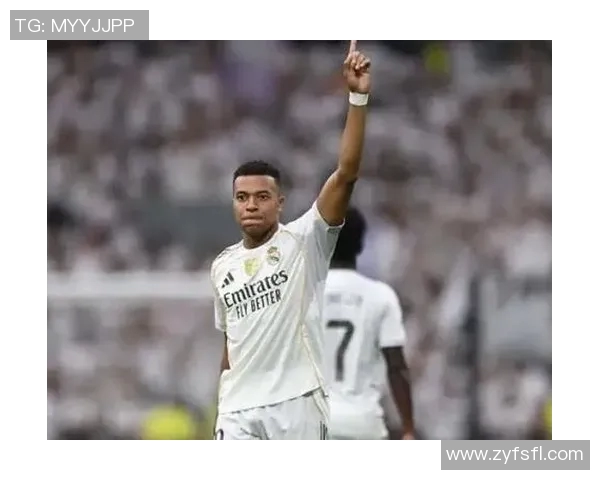 姆巴佩荣膺月度最佳球员奖 实力与表现双重验证成就非凡 姆巴佩荣膺月度最佳球员奖 实力与表现双重验证成就非凡