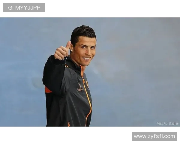 C罗因不当行为被罚款并停赛，官方公告震惊球迷引发热议